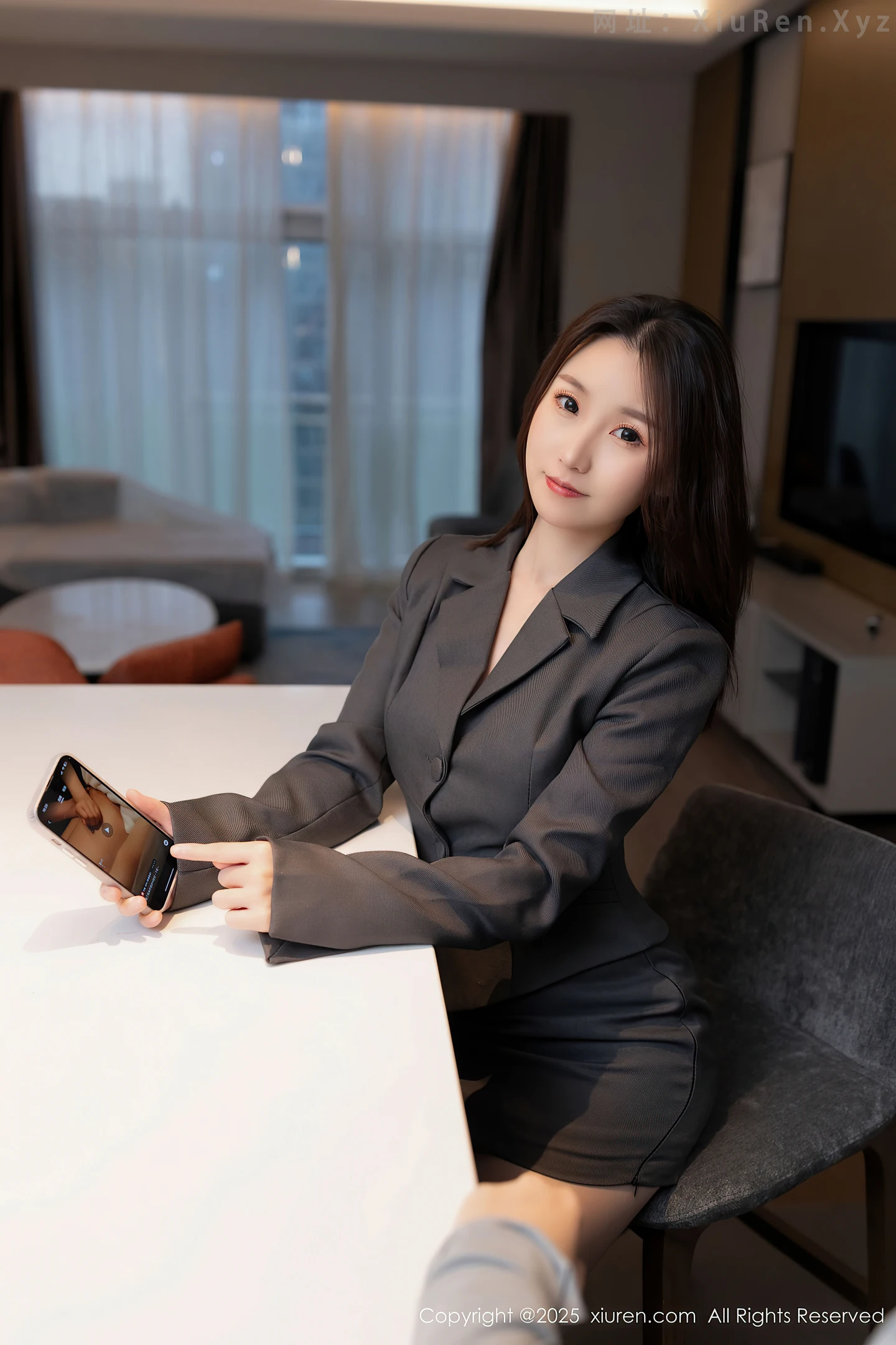 图片[5]-[XiuRen秀人网] VOL.10497_模特杏子Yada性感白色薄透内衣配灰色丝袜秀曼妙身姿诱惑写真83P-秀人网官方网站